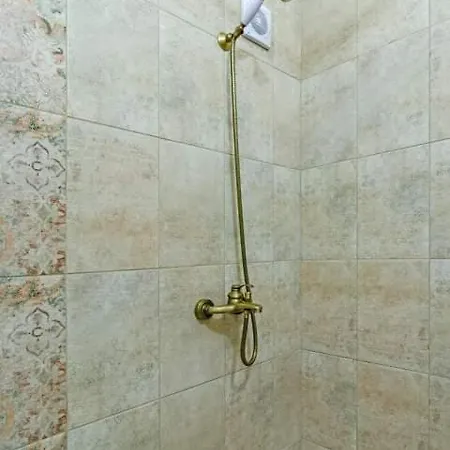 жасмин Варна